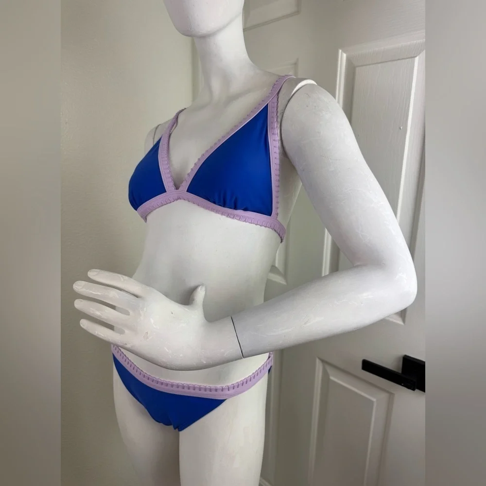 Xhilaration Junior Blue Stitched Trim Triangle Cheeky 2 Piece Swimsuit Medium.